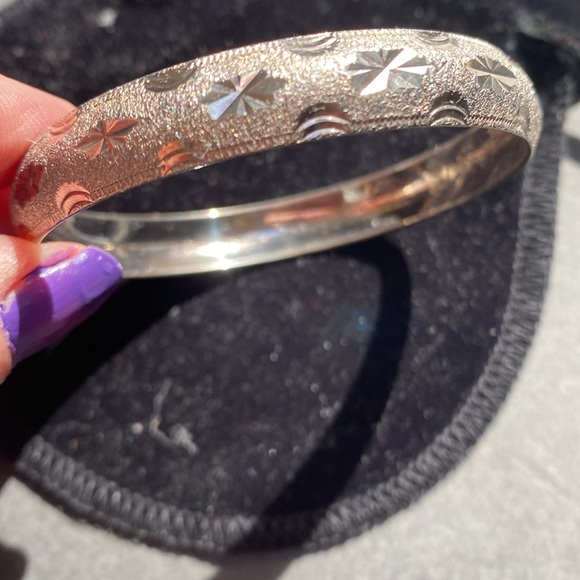 Silver etched vintage bangle - Picture 1 of 4